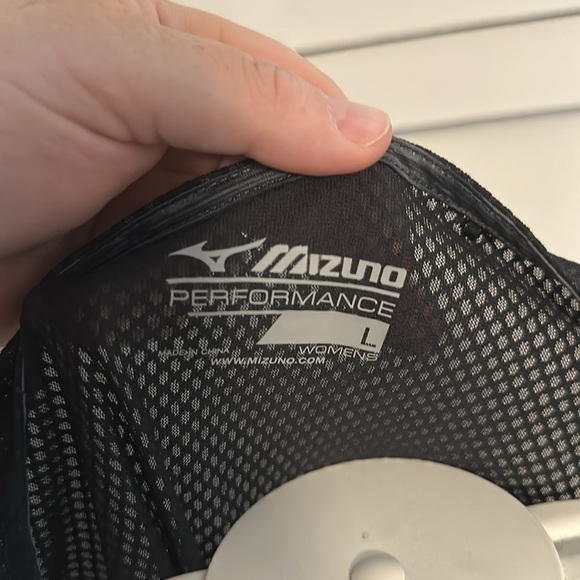 Mizuno performance size L women’s athletic tshirt - Picture 7 of 7